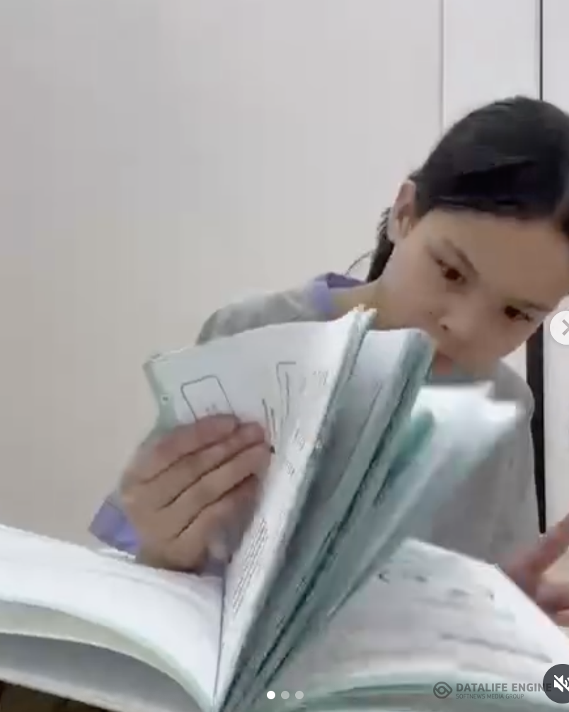 Оқушылары оқулықтарын реттеп, тазалап, үлкен жауапкершілікпен мектепке тапсыруға дайындалып жатыр. Бір жыл бойы серік болған оқулықтарымызға алғысымыз шексіз!