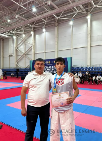 Kyokushin Combat Fighting жарысында 174 мектеп-гимназиясының оқушысы Исахан Аят Сәбитұлы ерекше шеберлік танытып, жеңімпаз атанды! 🥇