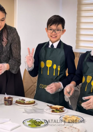 «English through the eyes of Avatar» атты ағылшын тілі пәні онкүндігі аясында ағылшын тілі пәні мұғалімдері Сағынбек Диана, Ыдырыс Ақтілек, Алдаберген Аружан және Оралбай Назерке 6-сынып оқушылары арасында «English Breakfast» атты сабақтан тыс іс-шар